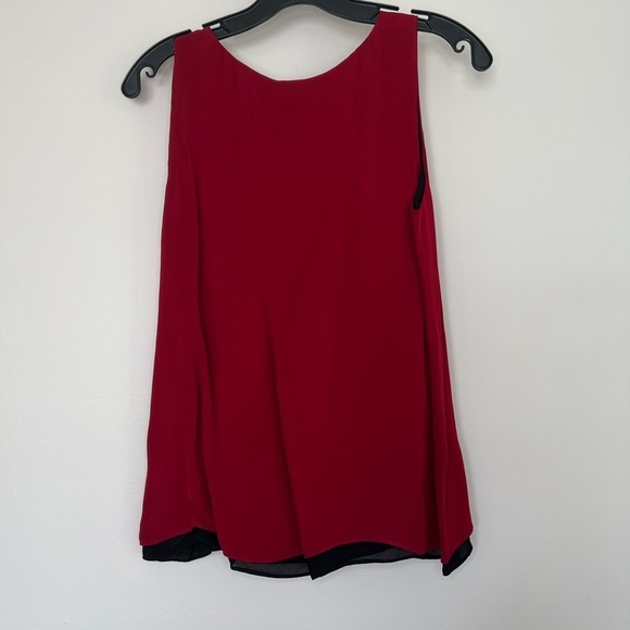 THEORY Women's Red & Black Sleeveless Flowy Thora Blouse Size P NEW - Picture 4 of 7